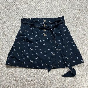 American Eagle Outfitters Women's Linen Short Skirt With Tie. Navy Multi. US M